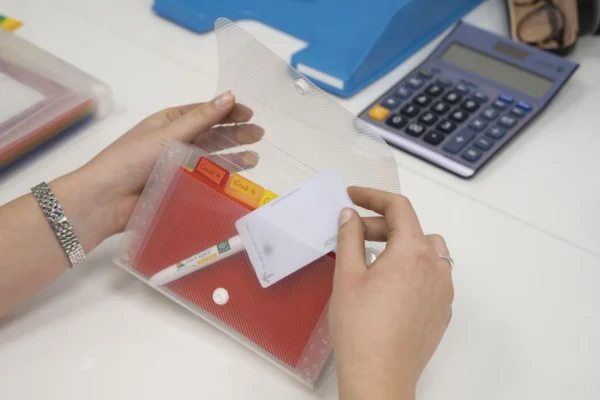 Hjemmearkiv 13 lommer mini 14x26 cm