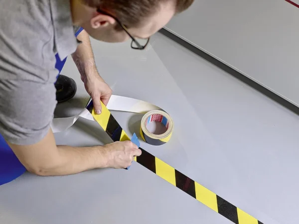 Tape TESA Anti-Scratch PET gulv sort/gul