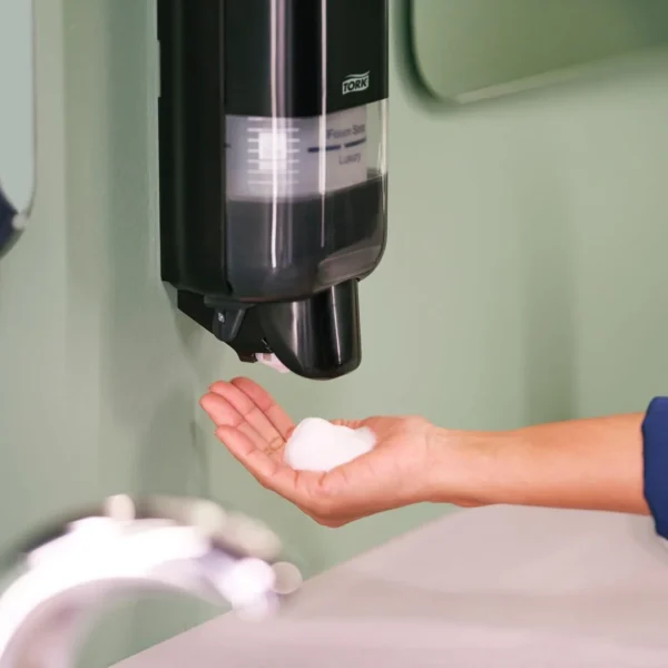 Dispenser TORK manuell skum/flyt S4 sort