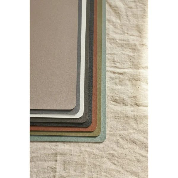 Bordbrikke West PVC 43,5x28cm sand