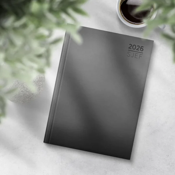 Sjefskalender GRIEG A5 imitert 2026 grå