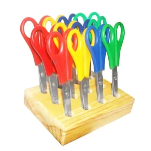 Saks barn 12cm med stativ ass. frg (12)