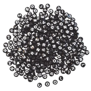 Plastperler ABC rund sort med hvit (500)