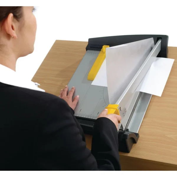 Skjæremaskin FELLOWES Plasma giljotin A3