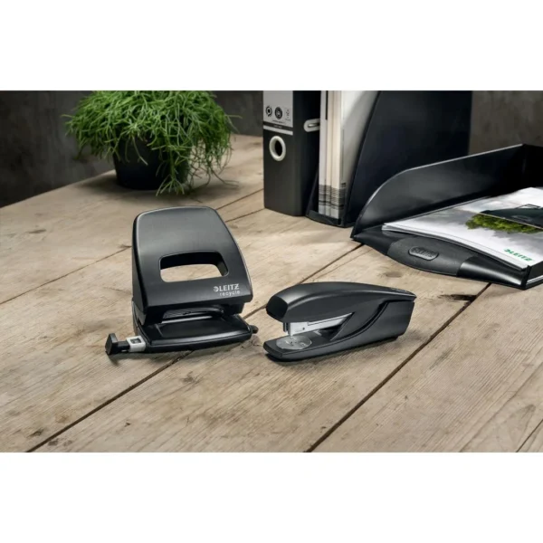 Hullemaskin LEITZ Recycle 2h/30 ark sort